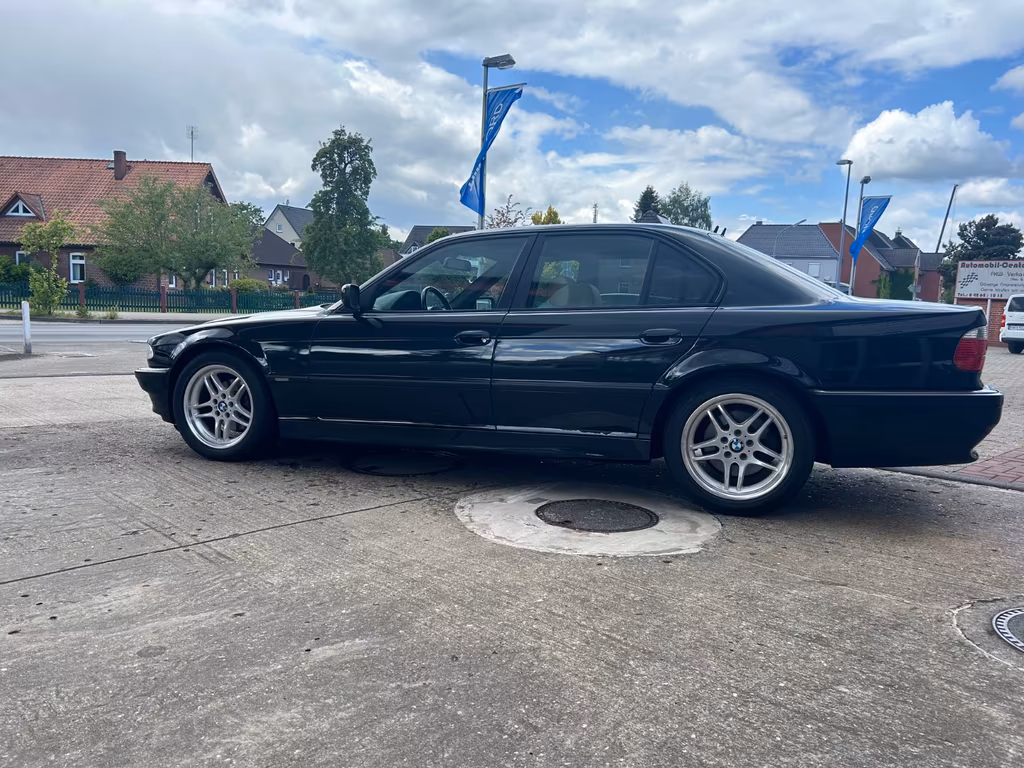 BMW 735