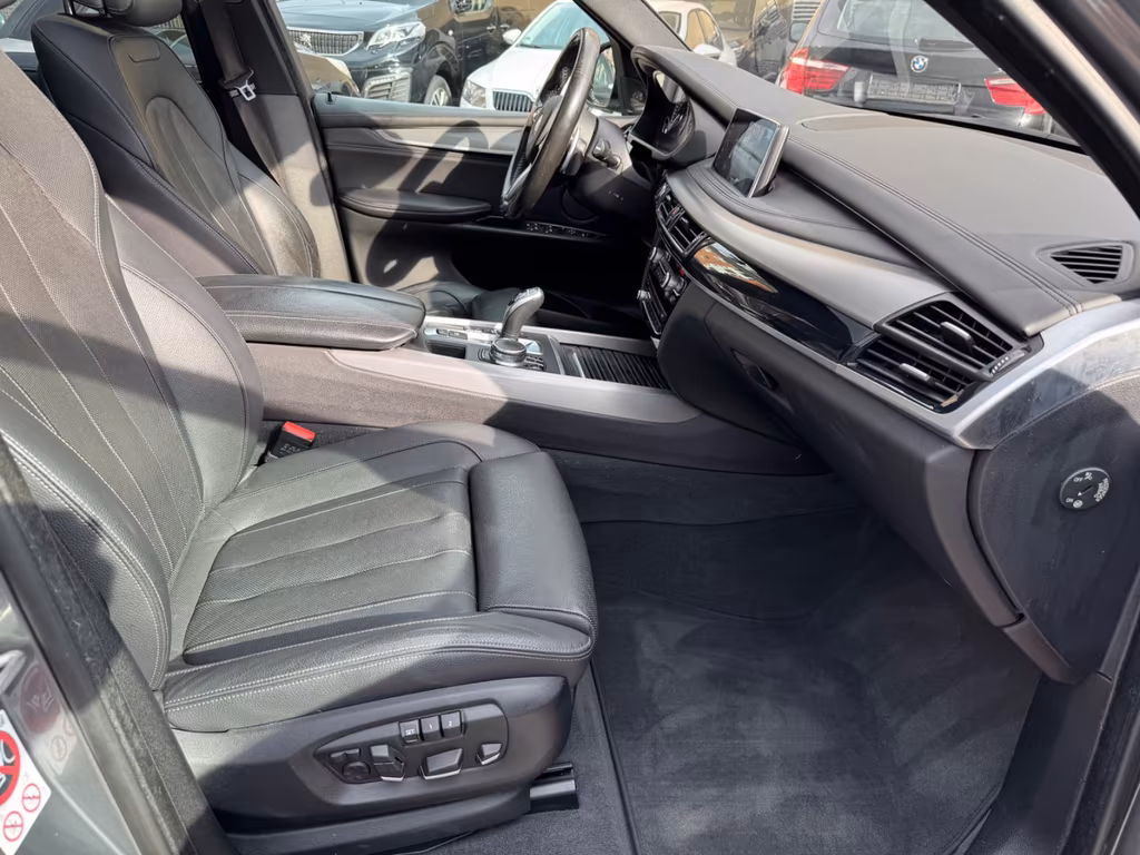 BMW X5 M50
