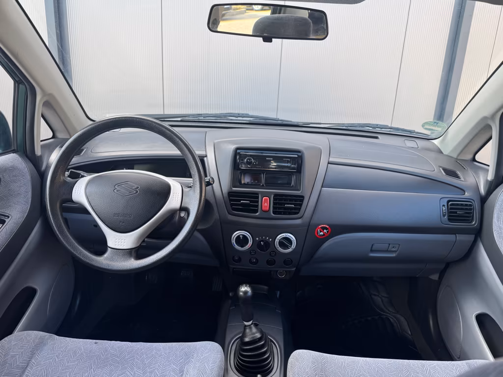 Suzuki Liana