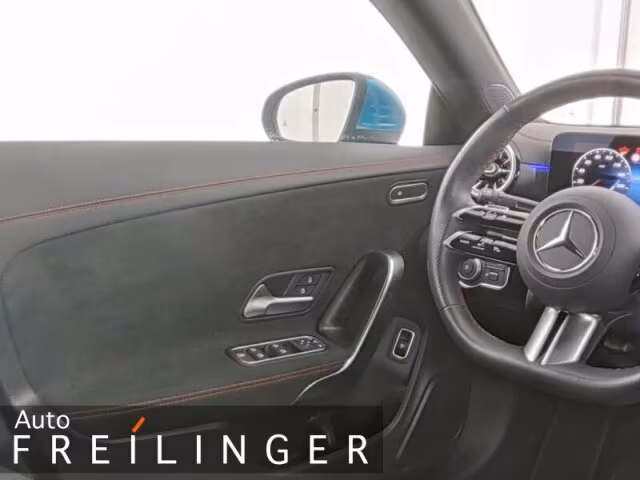 Mercedes-Benz CLA 180