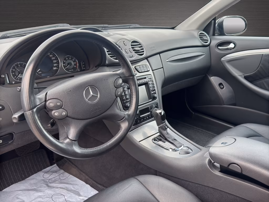 Mercedes-Benz CLK 320