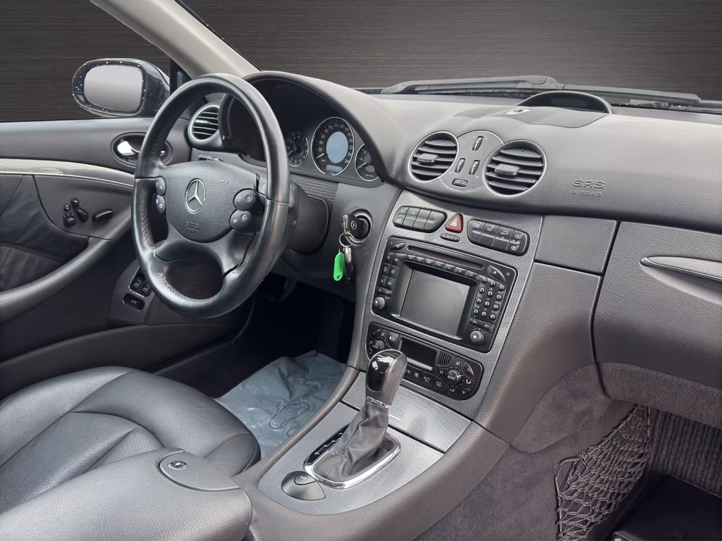 Mercedes-Benz CLK 320
