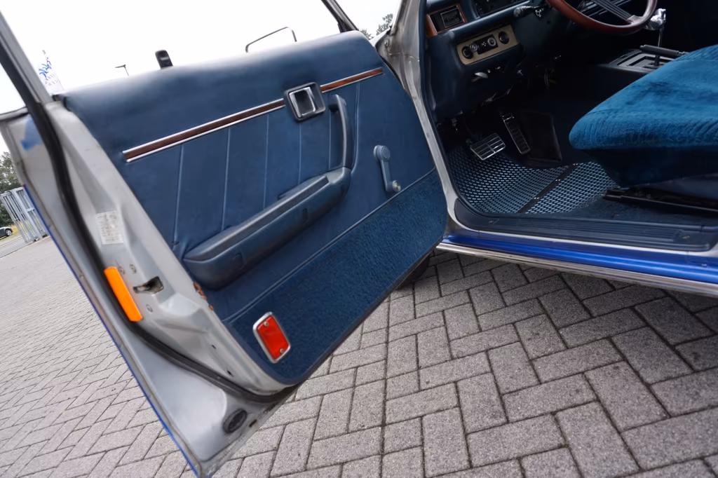 Mazda 929