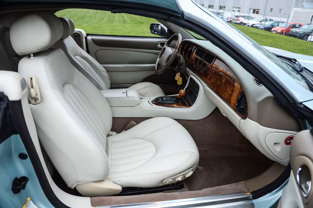 Jaguar XK8