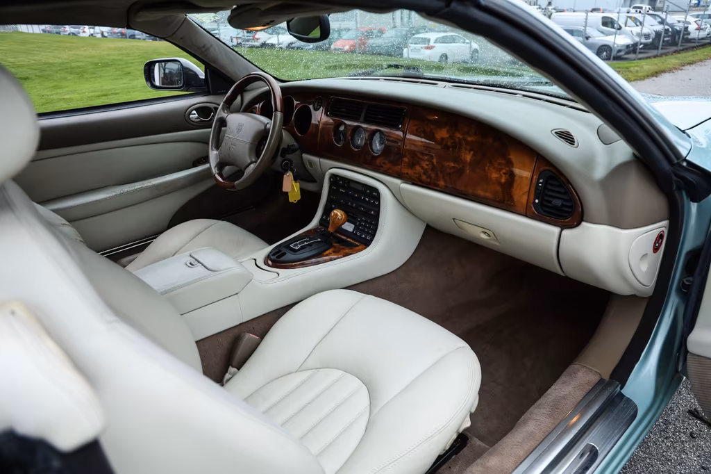 Jaguar XK8