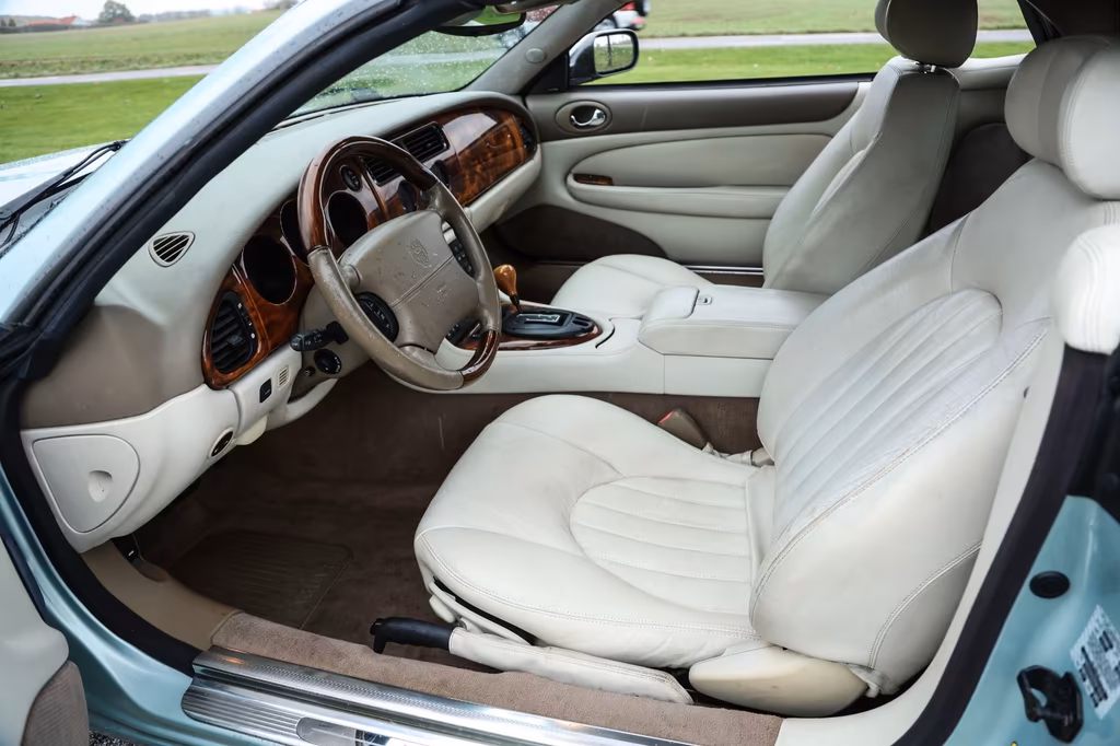 Jaguar XK8
