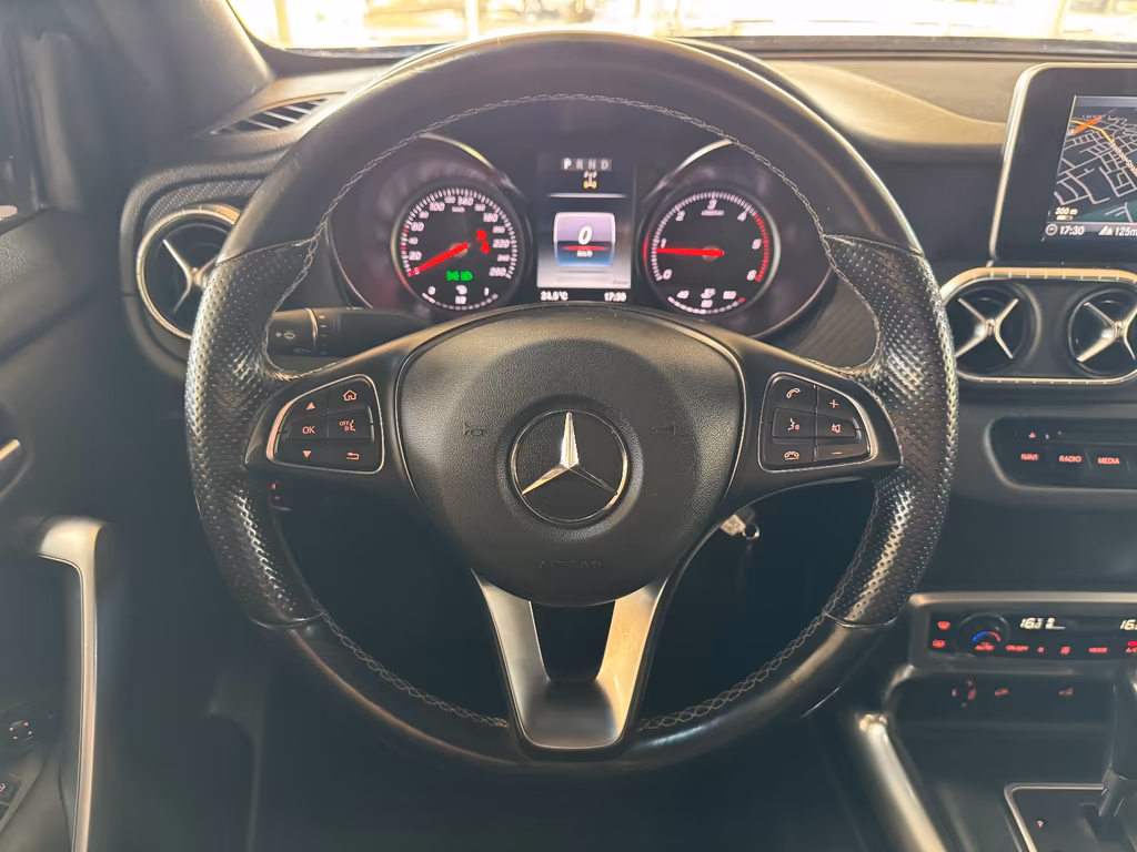 Mercedes-Benz X 250