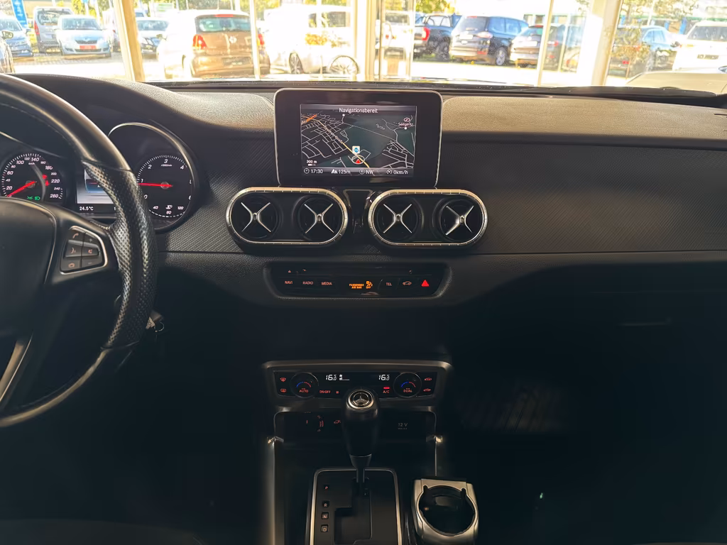 Mercedes-Benz X 250