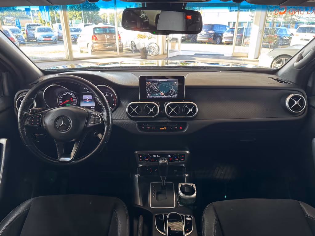 Mercedes-Benz X 250