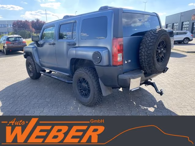 Hummer H3