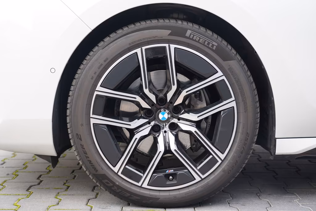 BMW 740