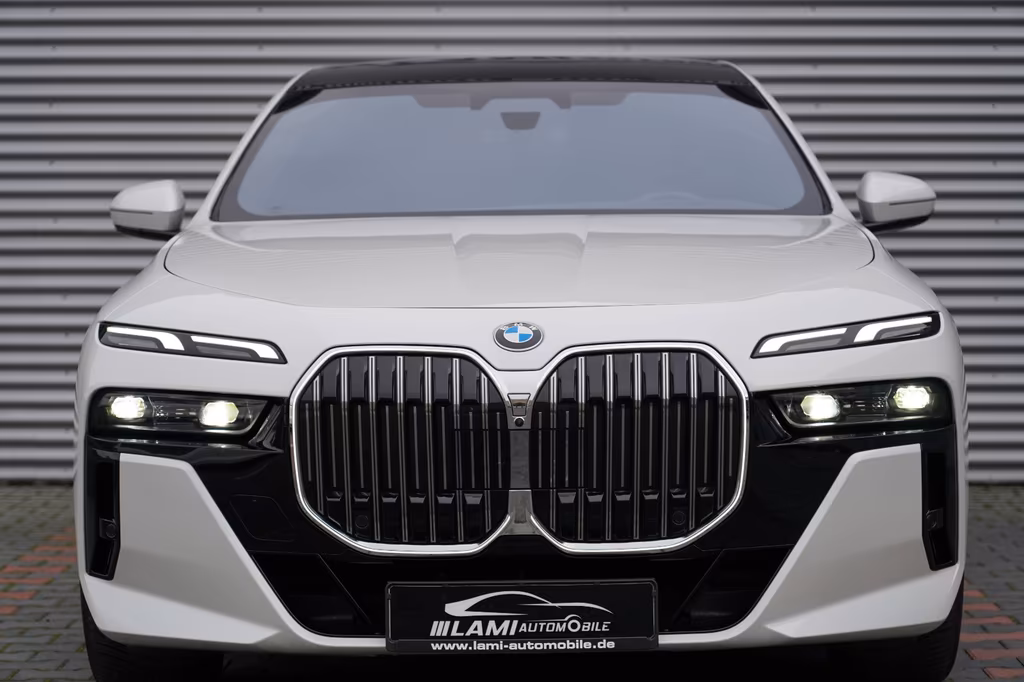 BMW 740