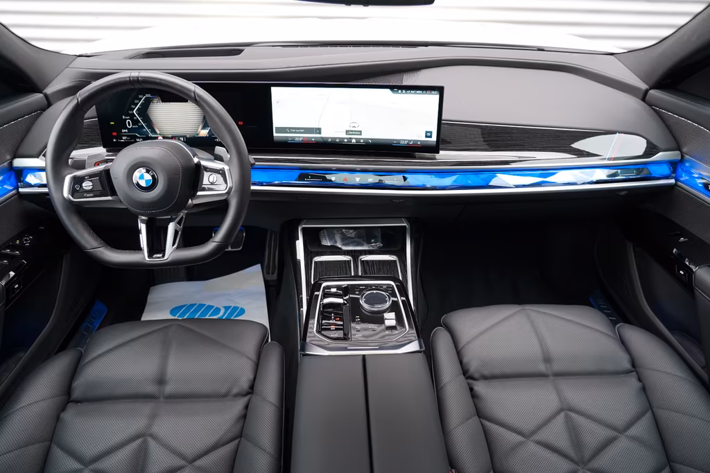 BMW 740