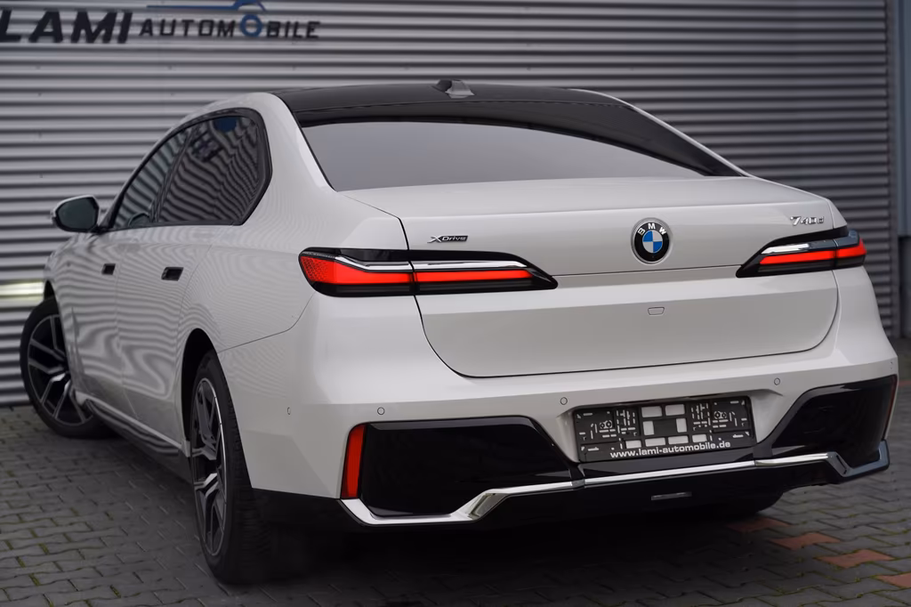 BMW 740