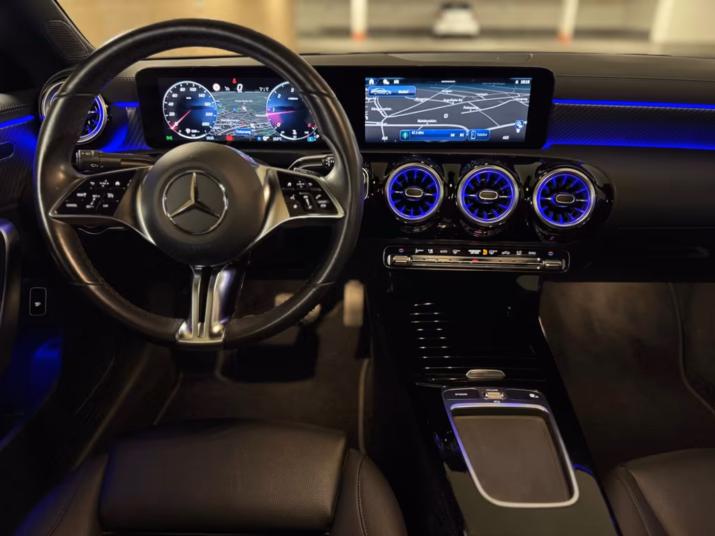 Mercedes-Benz CLA 180