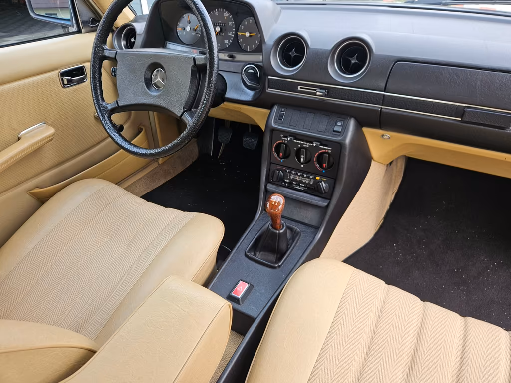 Mercedes-Benz 240