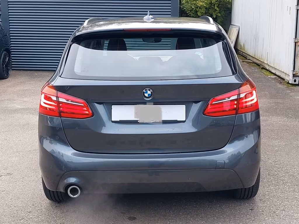 BMW 216