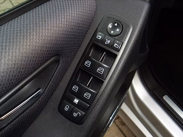 Mercedes-Benz B 160
