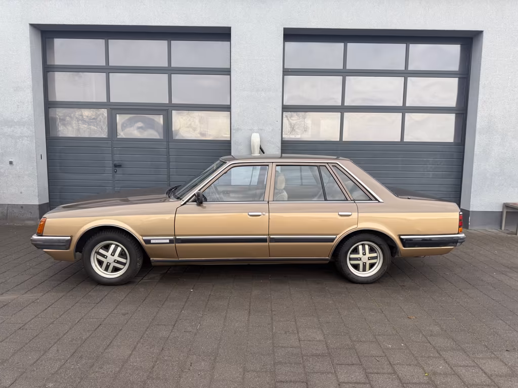 Nissan Laurel