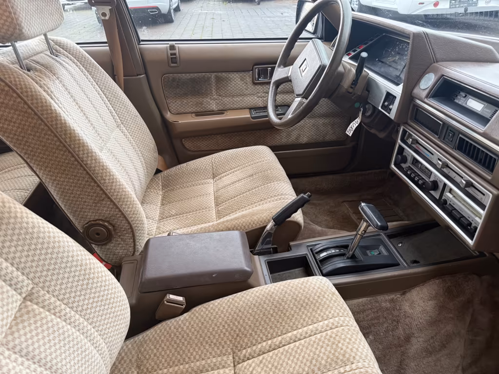 Nissan Laurel