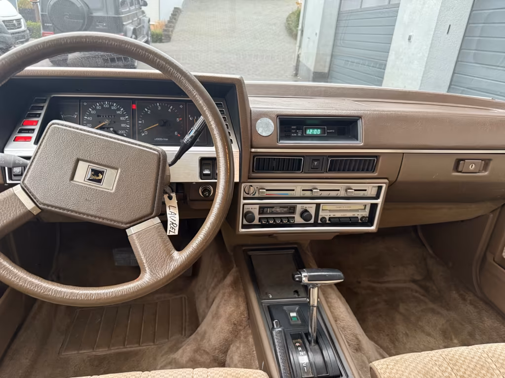 Nissan Laurel