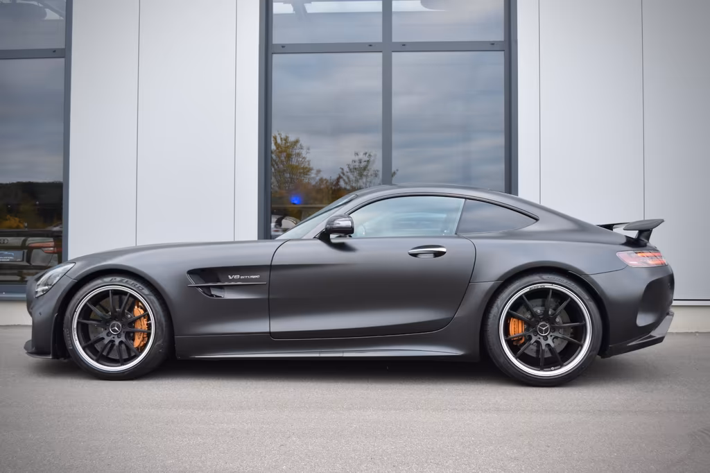 Mercedes-Benz AMG GT R