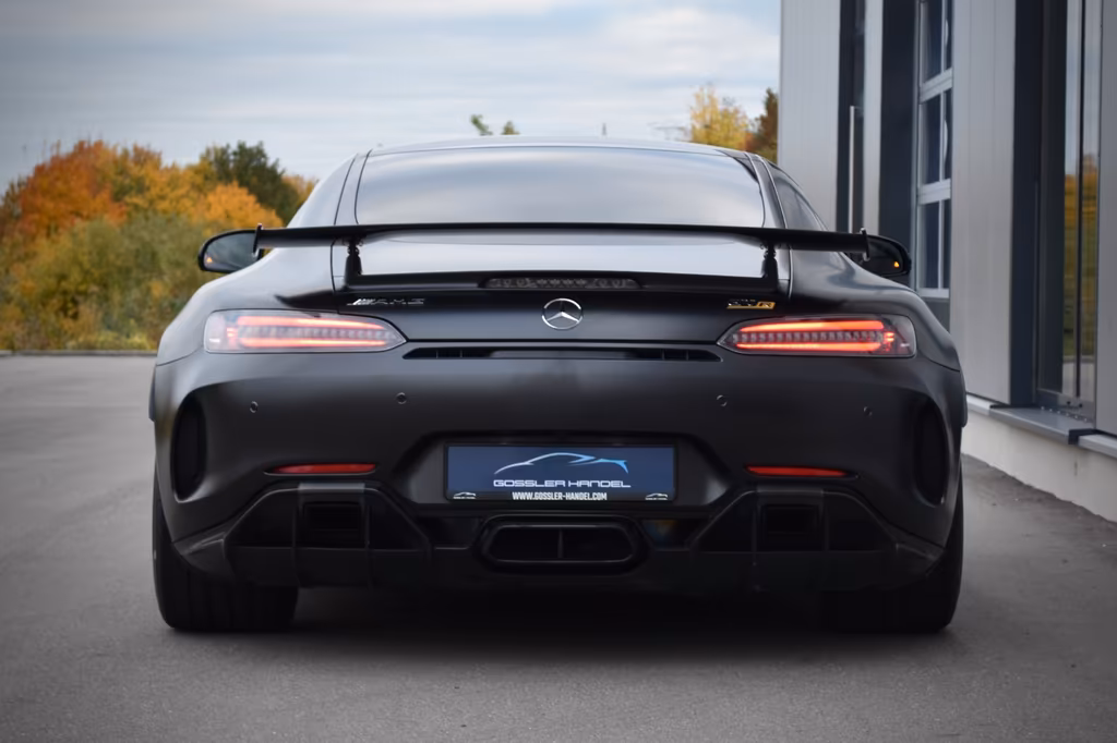 Mercedes-Benz AMG GT R