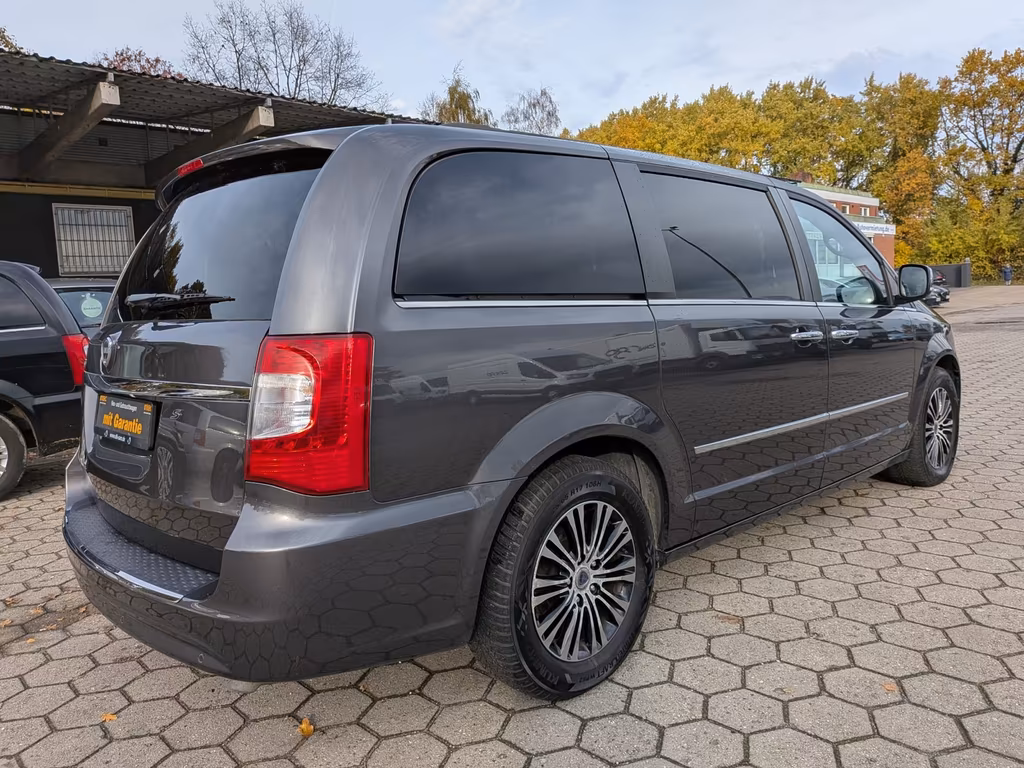 Lancia Voyager