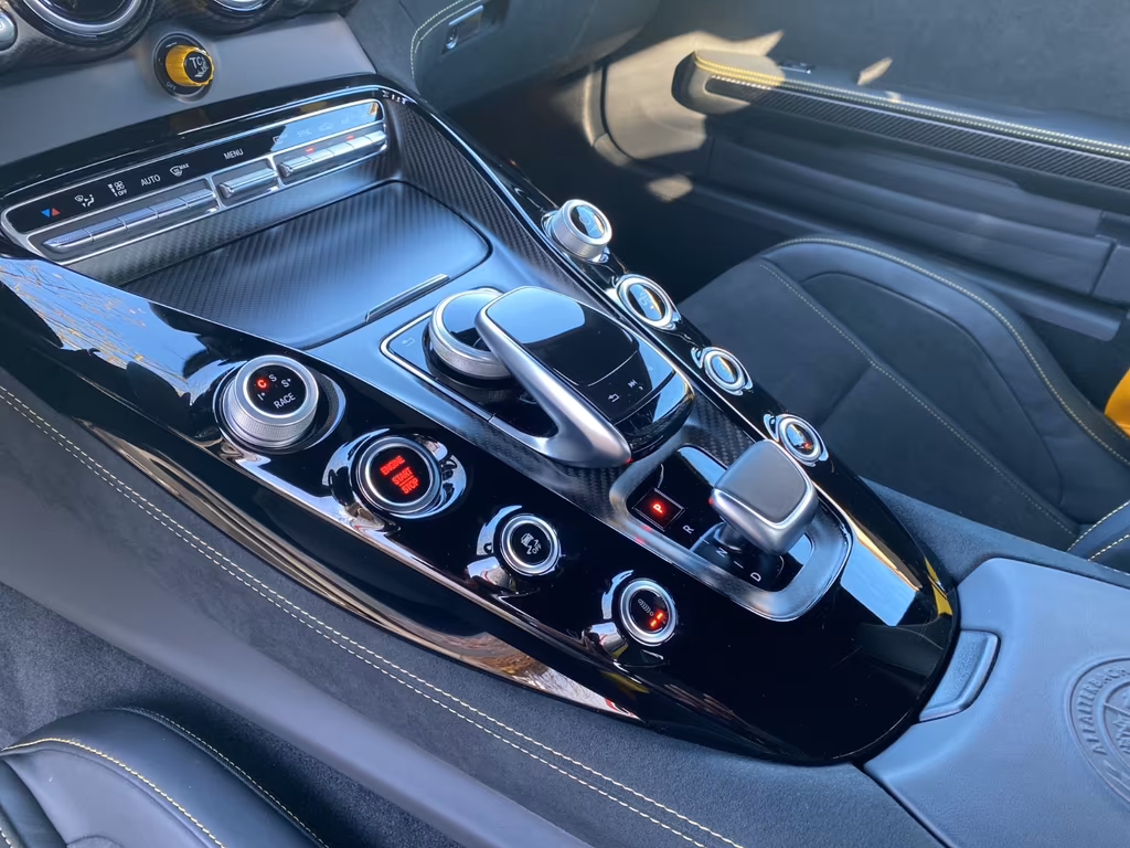 Mercedes-Benz AMG GT R