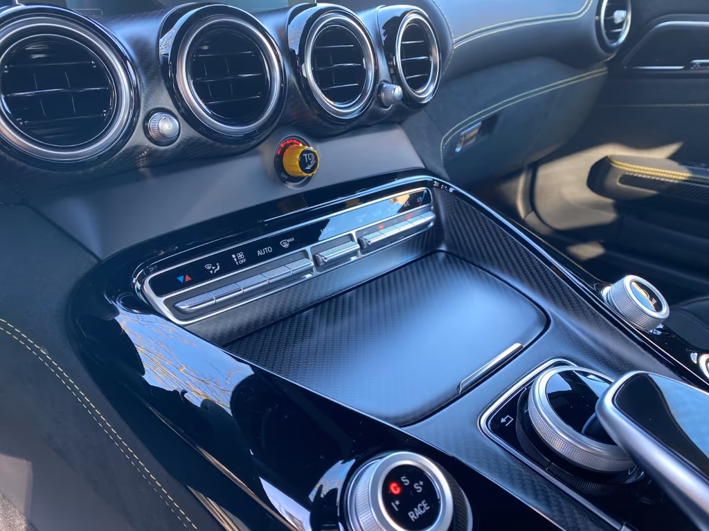 Mercedes-Benz AMG GT R