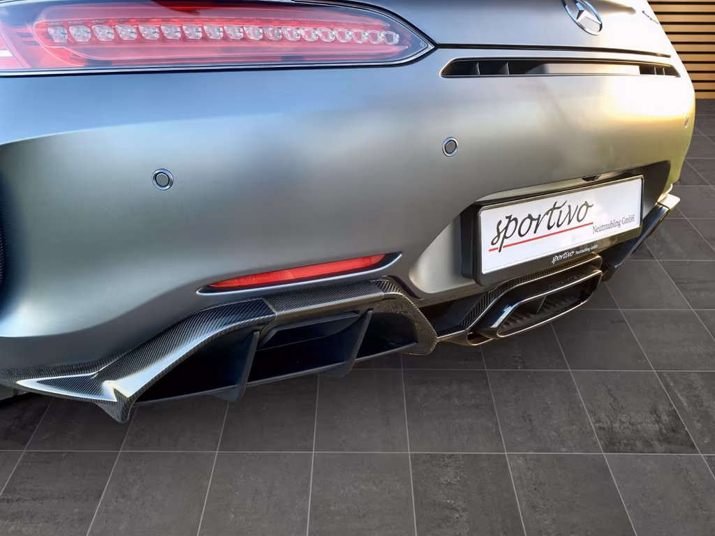 Mercedes-Benz AMG GT R