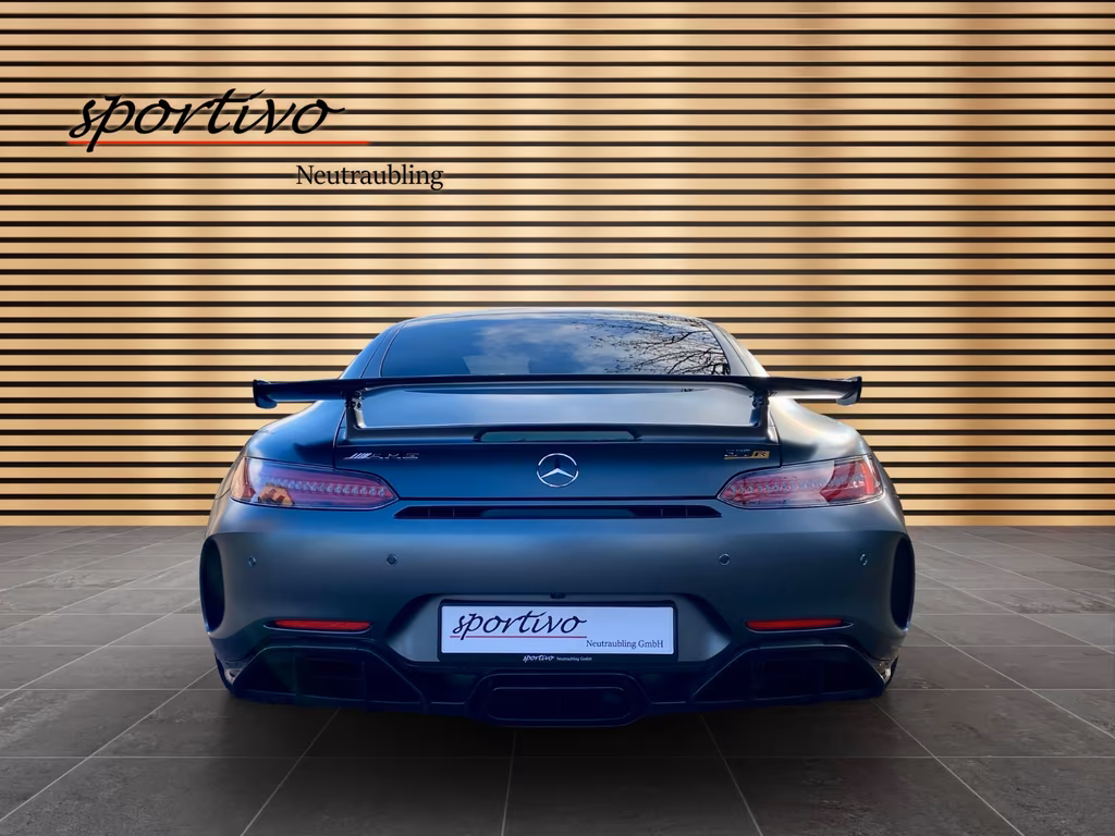 Mercedes-Benz AMG GT R