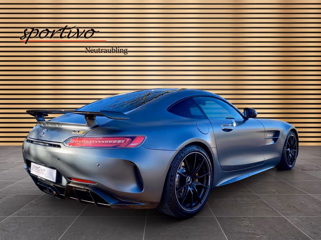 Mercedes-Benz AMG GT R