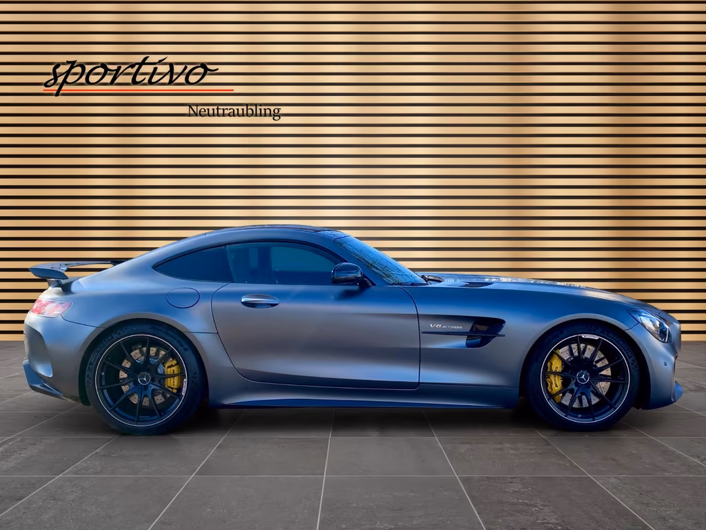 Mercedes-Benz AMG GT R