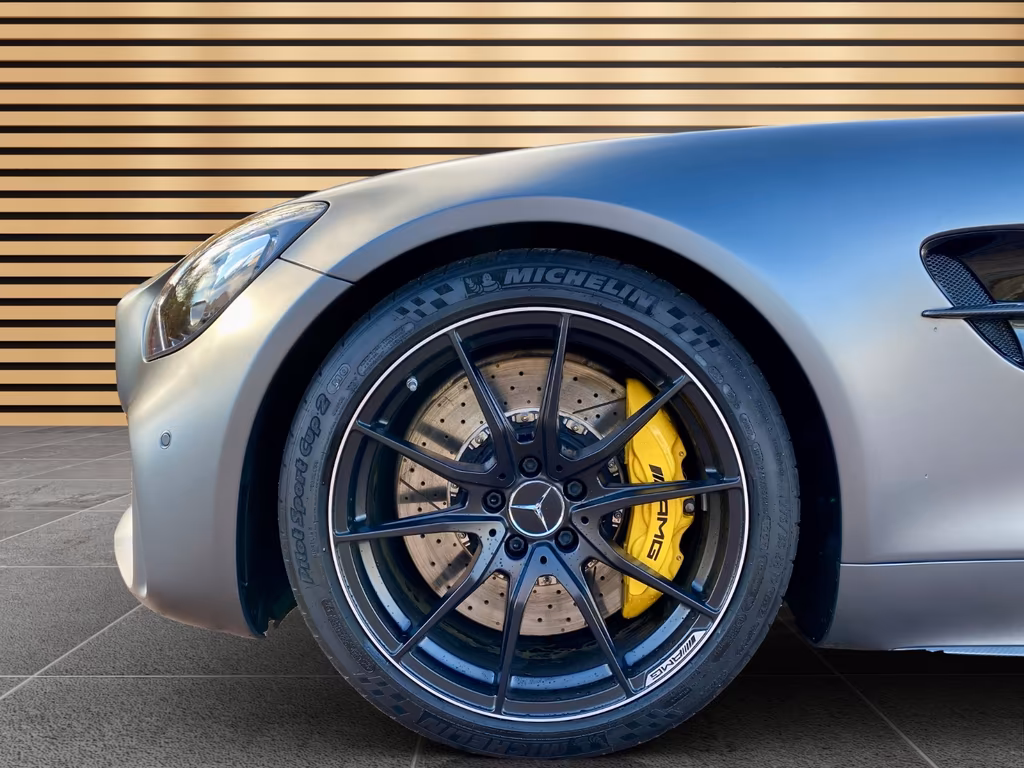 Mercedes-Benz AMG GT R