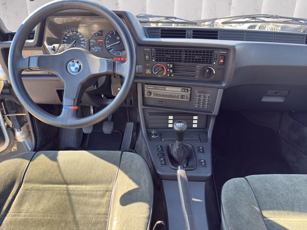BMW 635