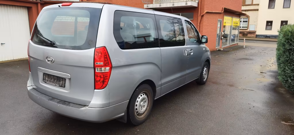 Hyundai H-1