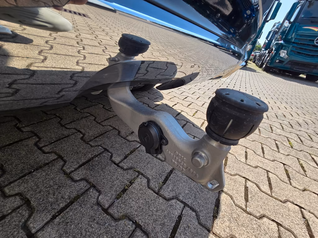 Mercedes-Benz GLS 600