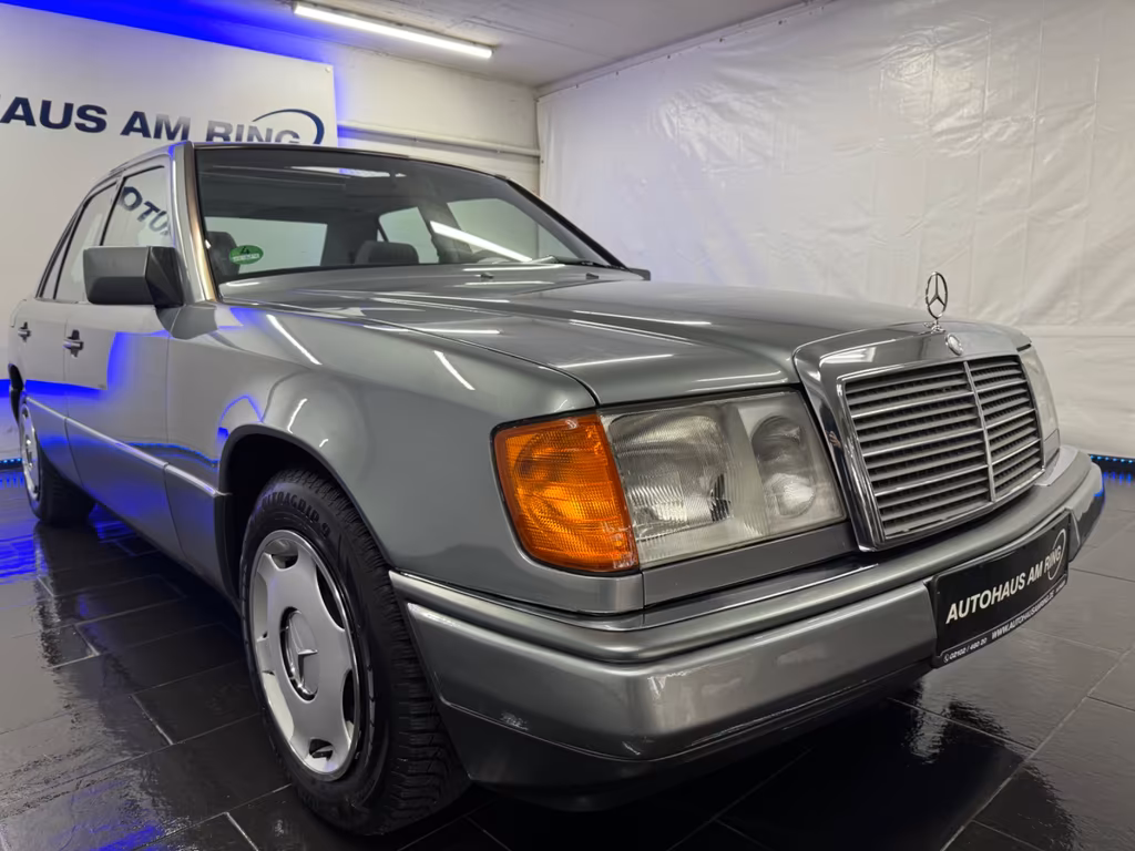 Mercedes-Benz 260