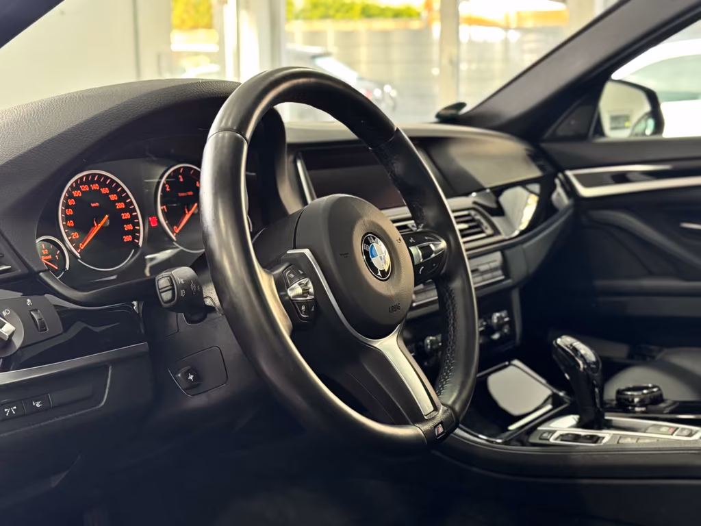 BMW M550