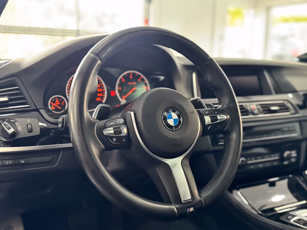 BMW M550