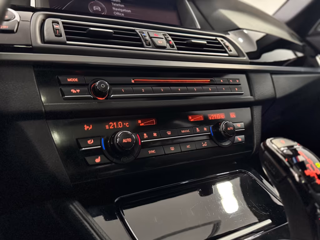 BMW M550