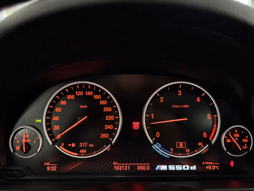 BMW M550