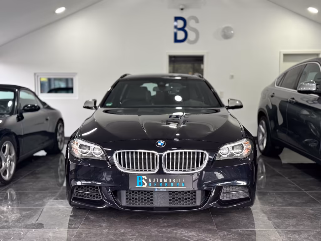 BMW M550