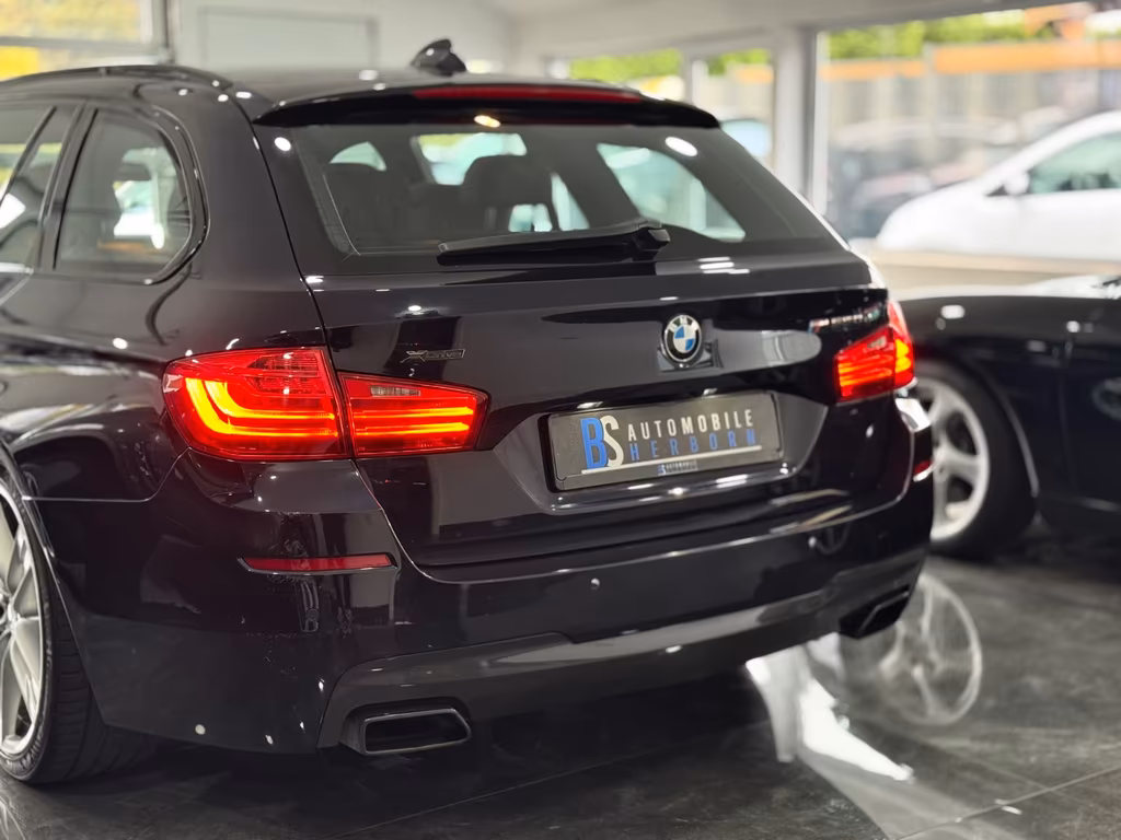 BMW M550