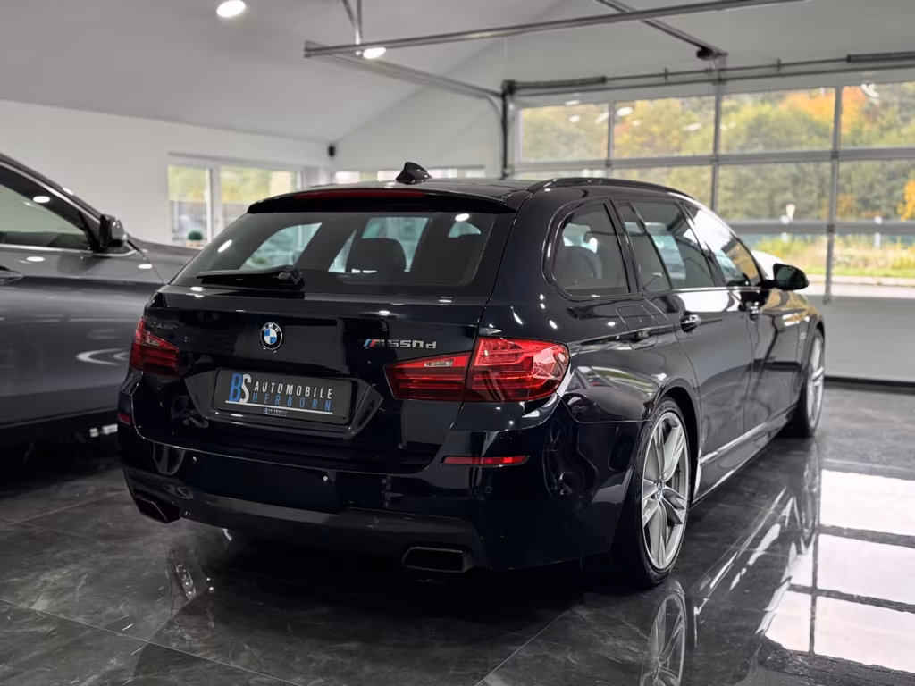BMW M550