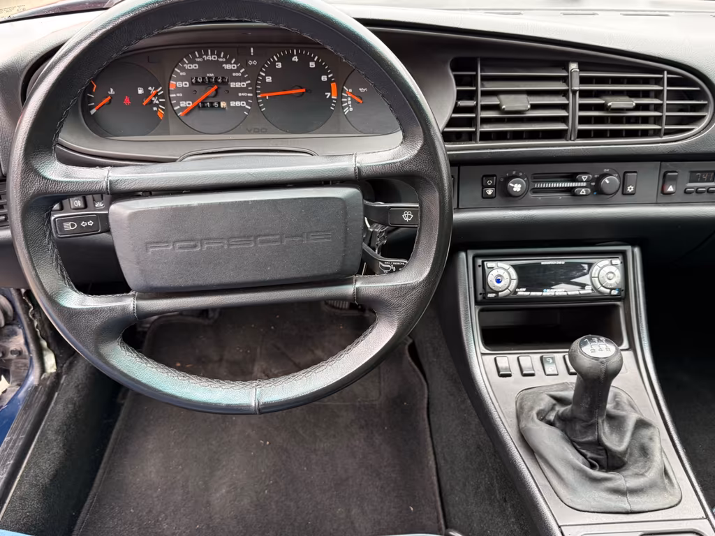 Porsche 944
