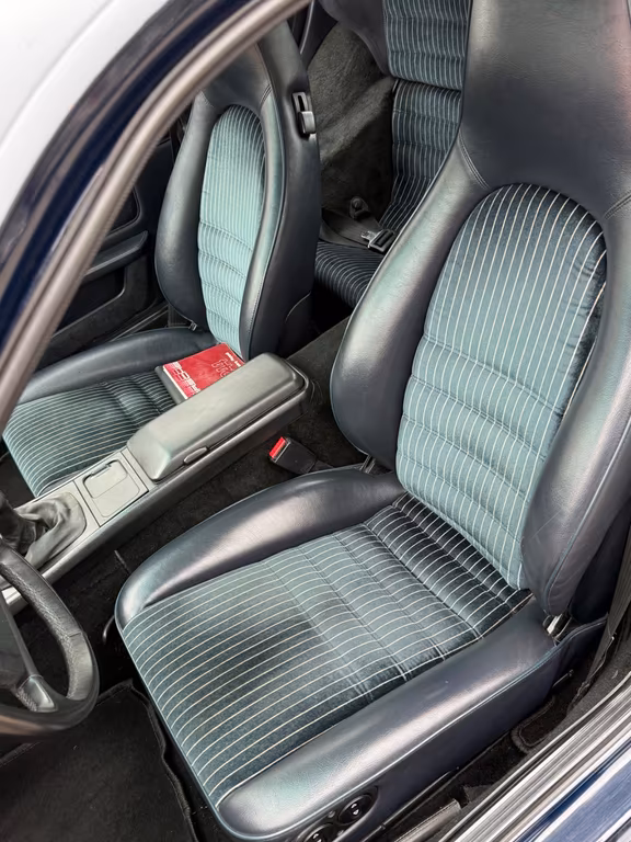 Porsche 944