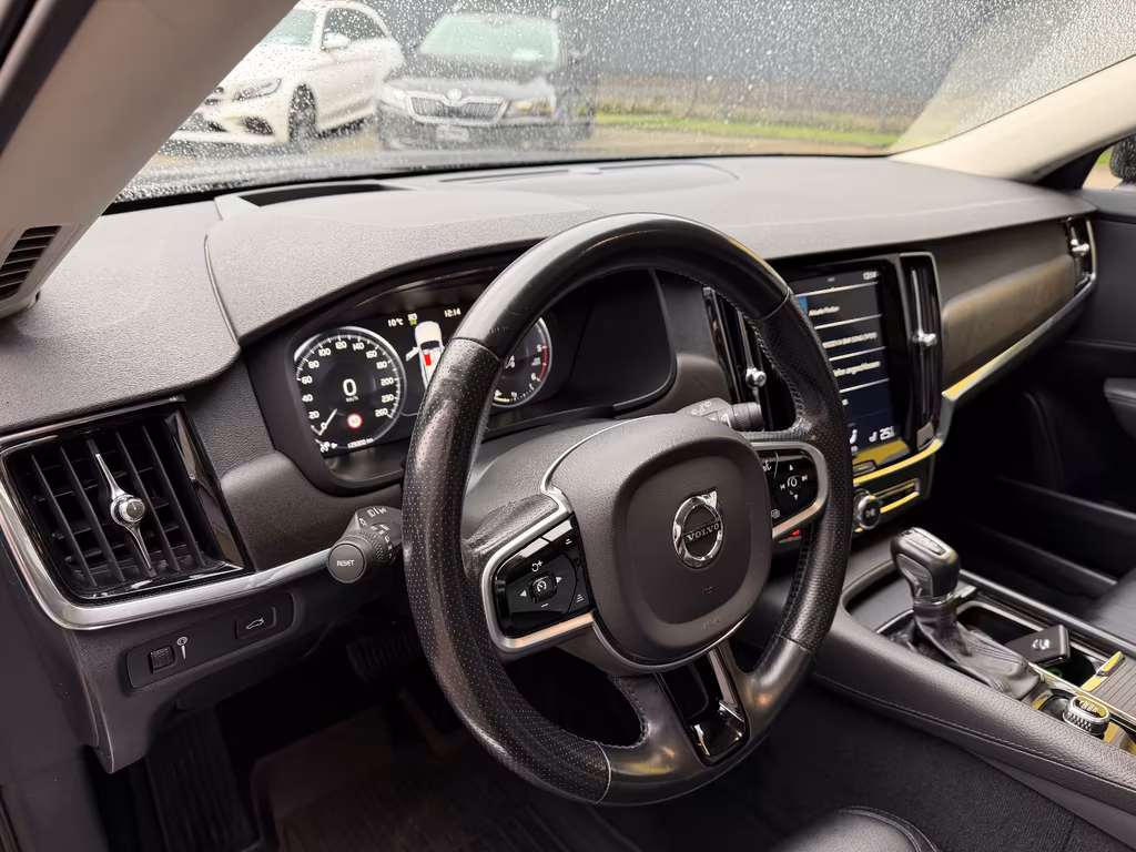 Volvo V90 Cross Country