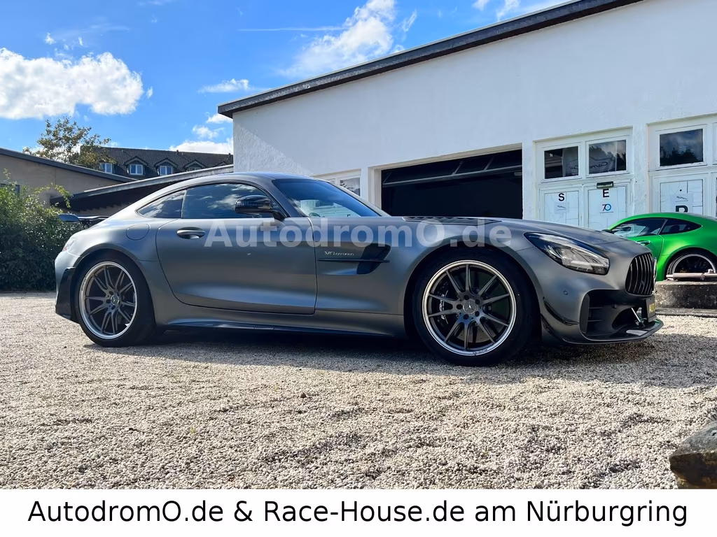 Mercedes-Benz AMG GT R